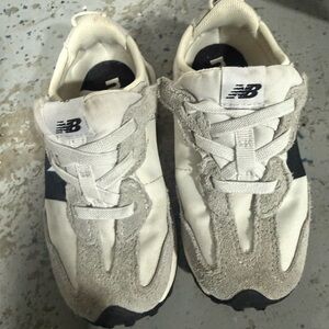 NWOT 327 NEW-B Hook & Loop